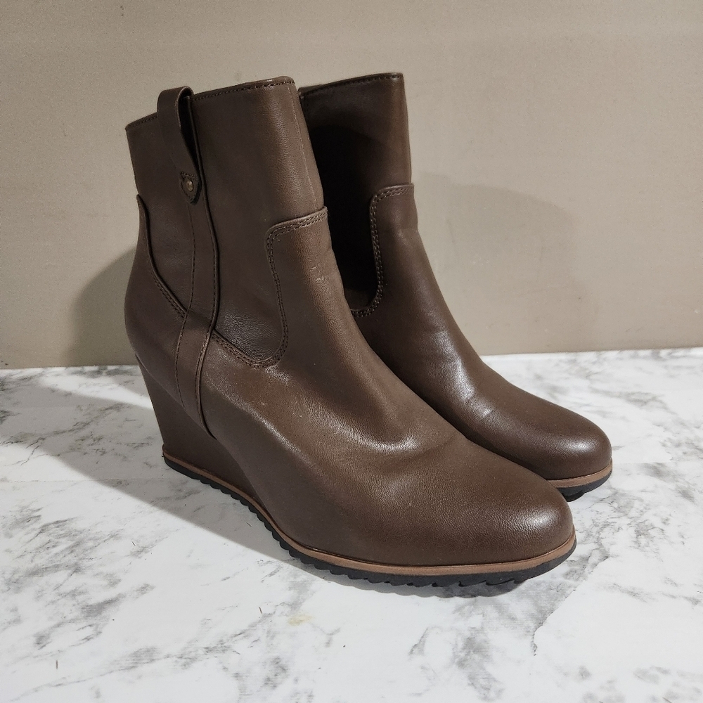 SOUL BY NATURALIZER Women's Brown Lightweight Haley Almond Toe Wedge Booties 9M